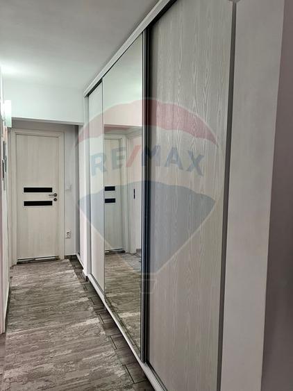 Apartament cu 3 decomandat de vânzare pe Calea Bucuresti 63 mp+balcon