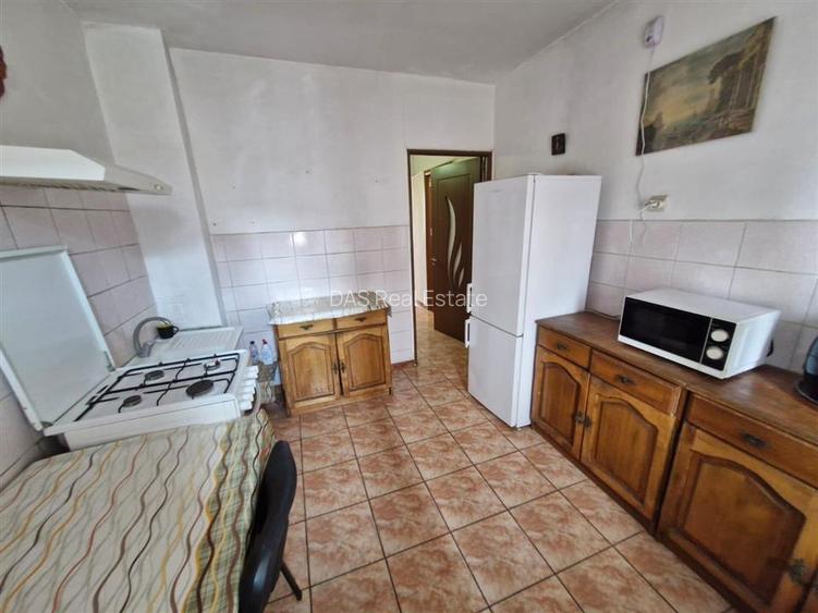 Apartament 3 camere | Calea Vitan - Rm. Valcea |  Bloc 1981 - 6