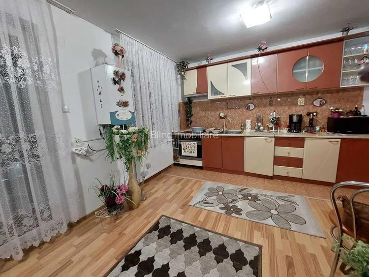 Apartament cu 3 camere, 57 mp, parcare, zona Florilor - 8
