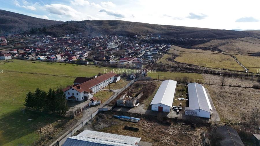 Teren intravilan 1.729 mp + hală parțial demolată | Teliu I Comision 0 - 9