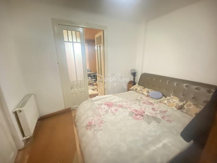 Casa- 4 camere- Sector 5- COMISION 0% - 8