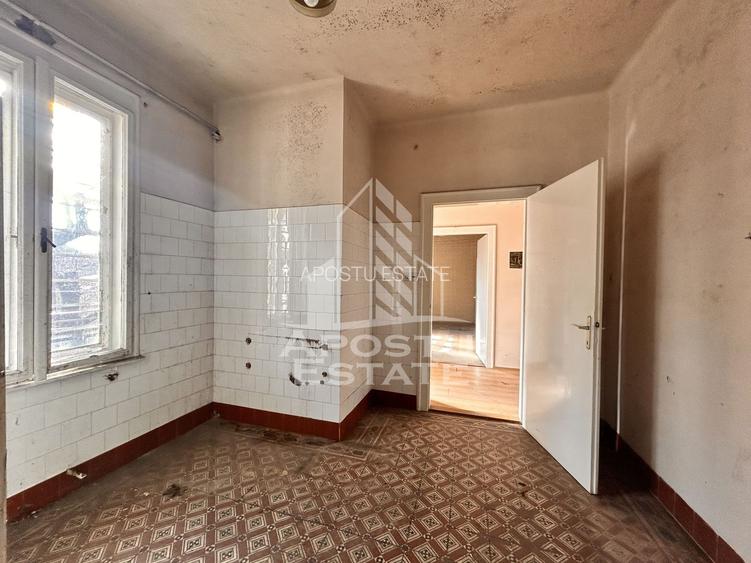 Casă individuală cu intrări separate in zona Complexului Studentesc - 6