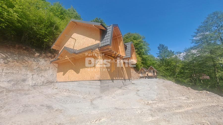 Casa la roșu pentru vacanță, teren superb lângă râu și păstrăvărie – Stoenești - 4