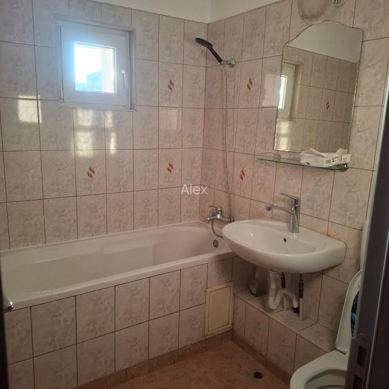 INCHIRIEZ APARTAMENT  3 CAMERE RENOVAT CAMPIA LIBERATII  - 12