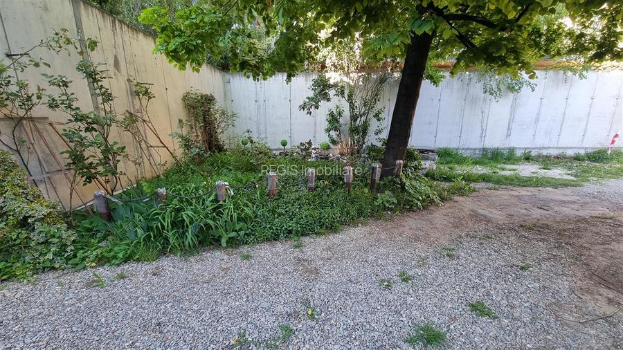 Apartament la casa de 4 camere zona bulevard 15 Noiembrie - 11