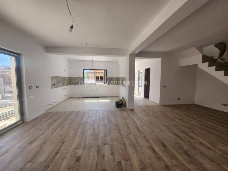 Casa/Vila Individuala Bragadiru Central/P+1+M id nr24 - 4
