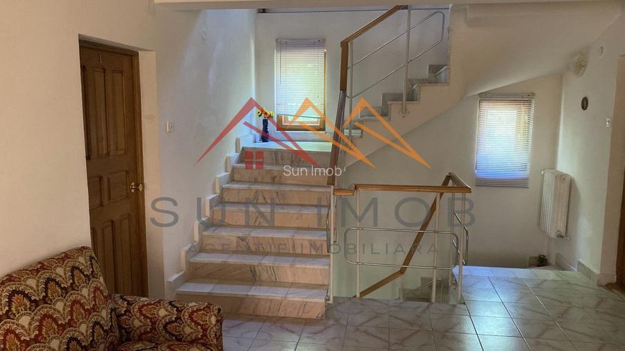 Vila de vanzare, teren 3100 mp, 7 camere, 6 grupuri sanitare, 3 CT, an 1997 - 29