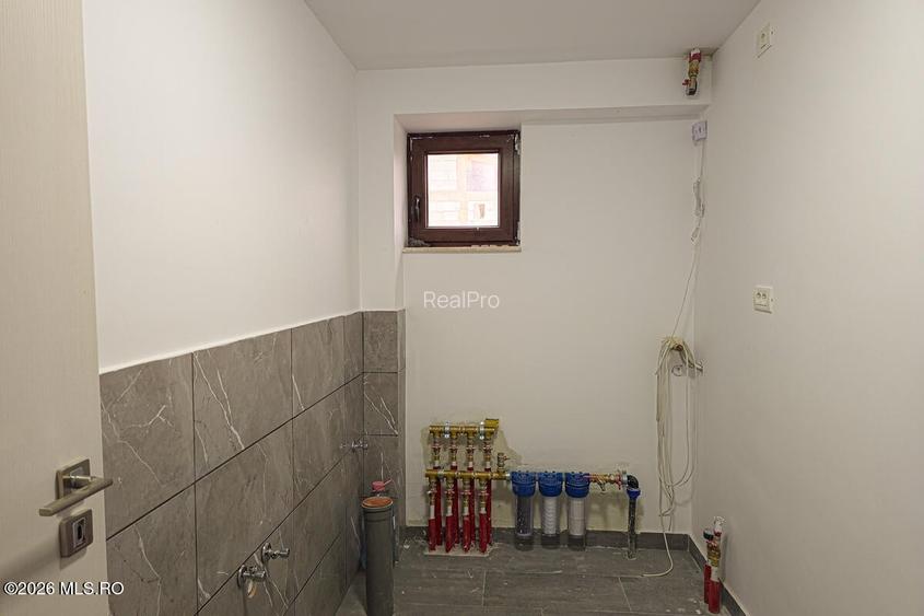 Giarmata - Casa P+1, 4 Dormitoare, 4 Bai, Garaj, Beci, Teren 556 Mp - 10