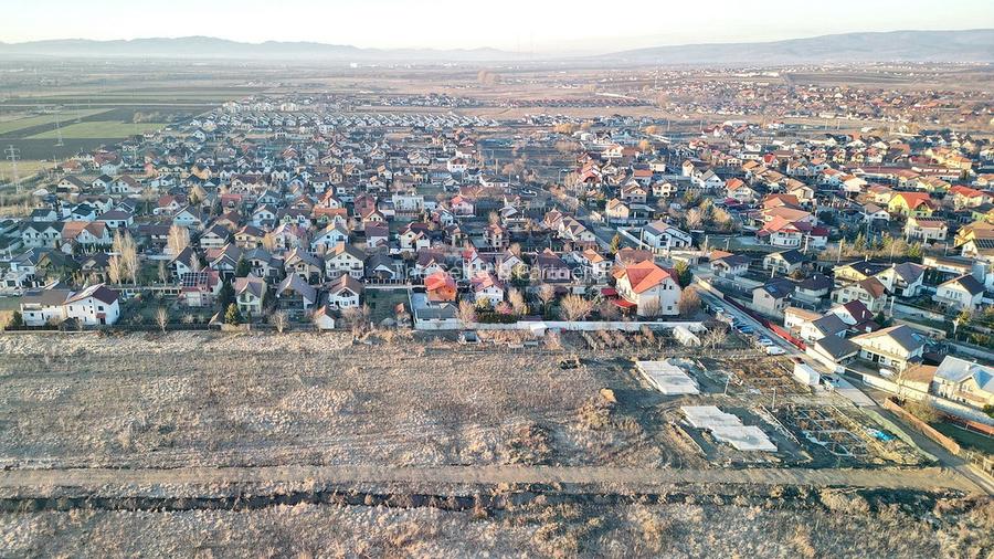 Teren intravilan cu Autorizatie de Construire - 12