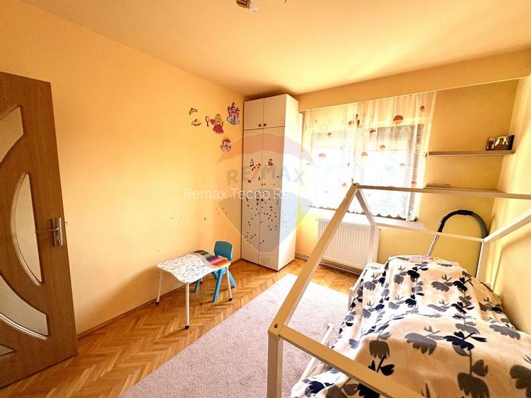 Vanzare apartament 3 camere decomandat cu loc parcare Micalaca zona300 - 13