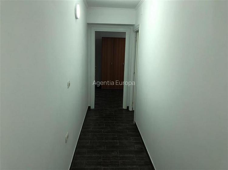 Spatiu comercial de vanzare  Zona E3 - 16