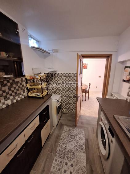 Zona Trocadero , imobil 90 mp., IDEAL BIROURI, curte - 9