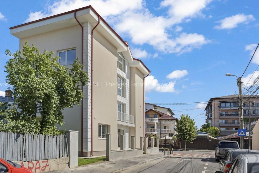 Vila sector 1 - 300mp - P+2+M - 11 camere - Chitila - 2