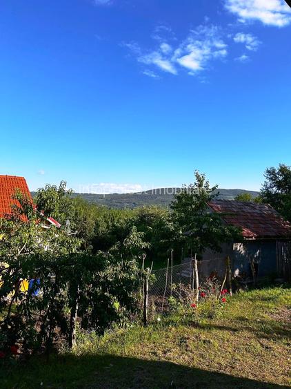 Casă din cărămidă, zonă de deal la Pârscov - 16