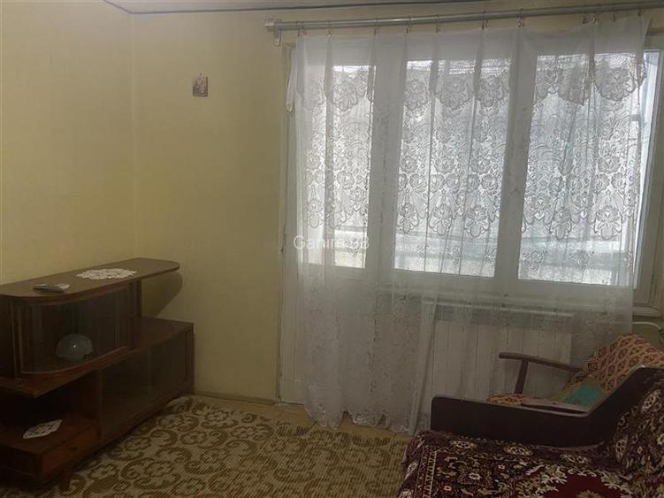 Apartament 3 camere , zona Sud , et 3 4 , decomandat ,52 mp - 3