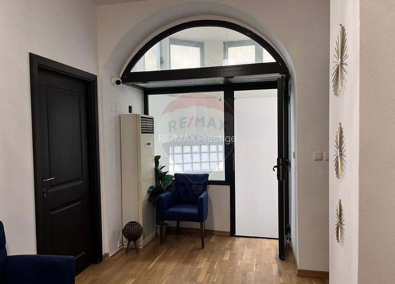 Vila de închiriat 6 camere Piata Victoriei - 12