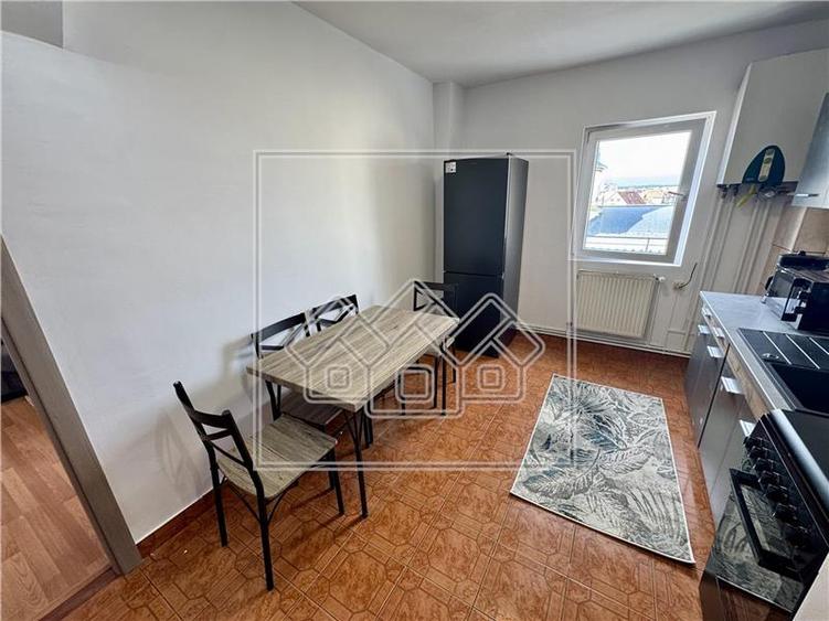 Apartament de inchiriat in Sibiu - 2 camere - decomandat zona buna