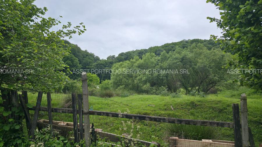 Teren intravilan 3.837 mp Cartier Bocșa Montană, Str. Izvor, Jud. CS - 9