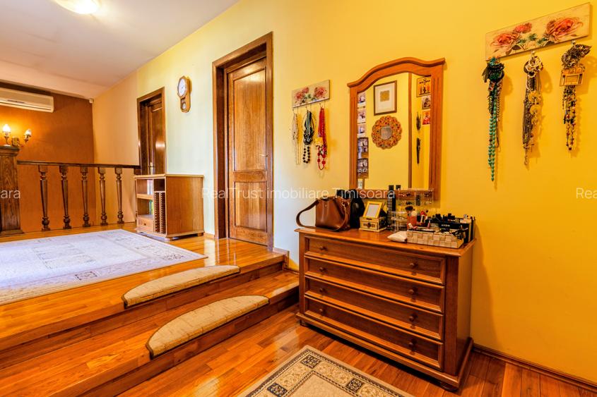 Vilă S+P+M, 2 fronturi stradale, ideală locuit/birouri/clinică, grădiniță, etc - 16