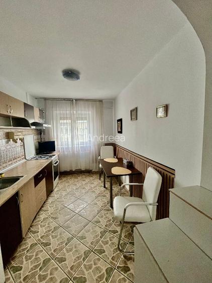 Apartament decomandat și renovat  B-dul București  - 16