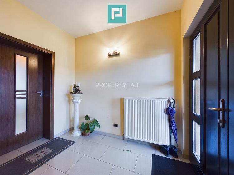 Vilă spațioasă cu 8 camere, Grădiște - 11