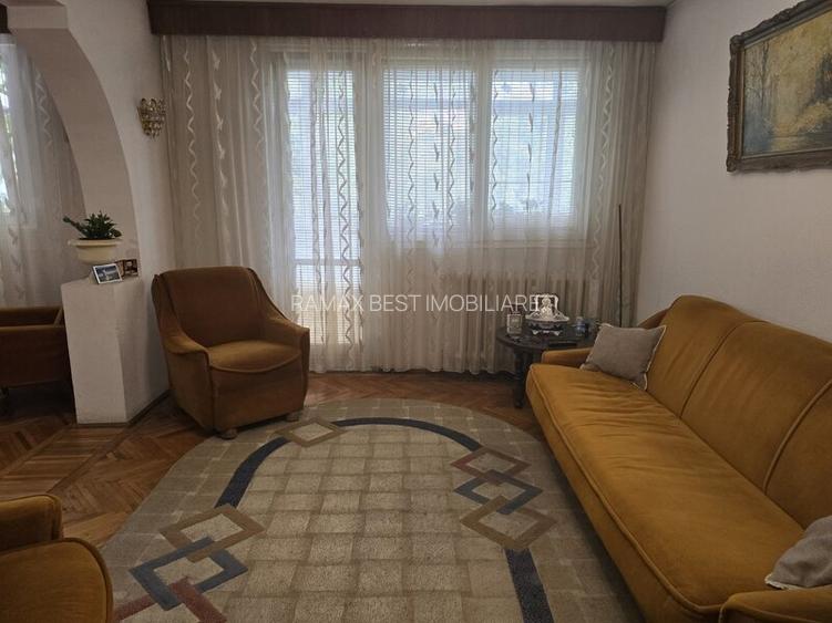 Titan, 7 minute metrou, pe Liviu Rebreanu, farmacia Tei, bloc 4 etaje - 12