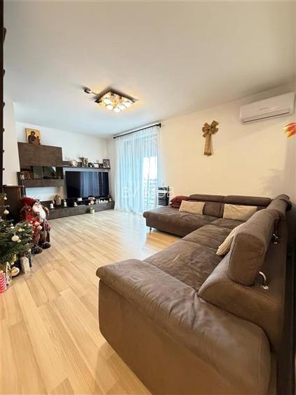Vanzare apartament 4 camere pe 2 etaje, 3 bai, Urban Residence - 2