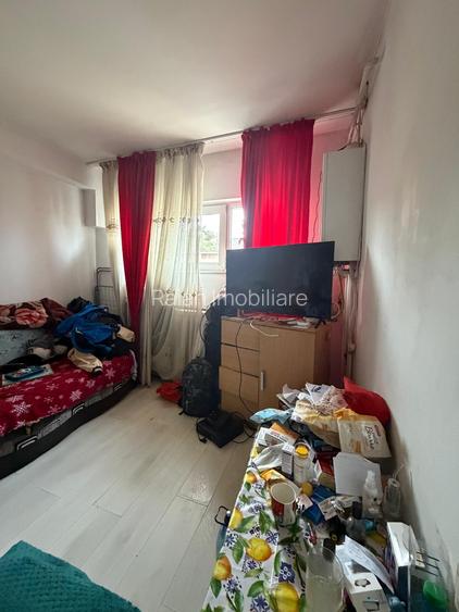 Vanzare Garsoniera, in Galati, Aurel Vlaicu, etaj 2, mobilata - 2