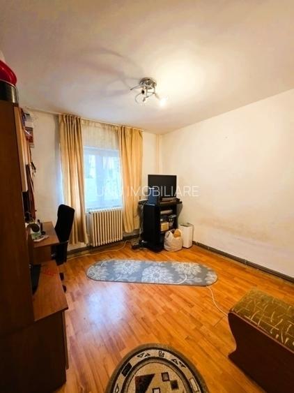 Podul de Fier-Profesor Paul-2 Camere Decomandat-bloc 82' - 2