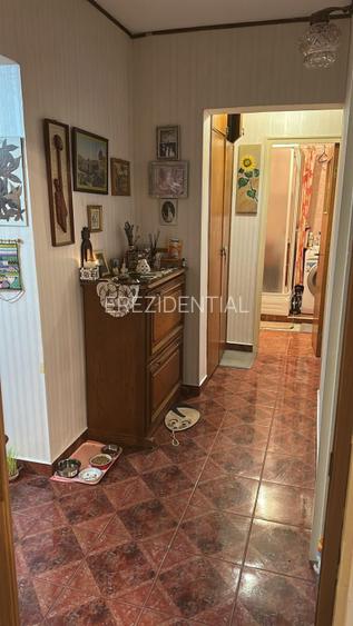 Apartament - 3 camere - decomandat - Tineretului - 4