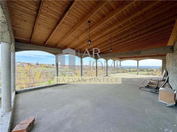 Pensiune 6 camere, teren 12713 mp, Dealul Mare, Urlati, Prahova - 12