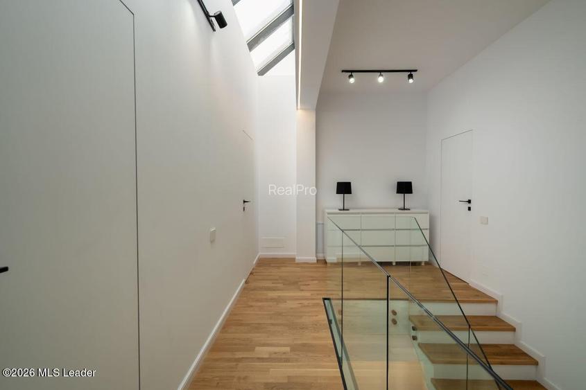 Iancu Nicolae - Vila high-end pe malul lacului, Gradina cu Ponton - 20