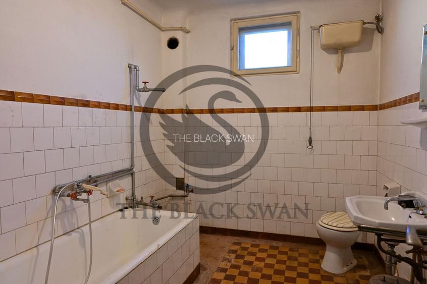 Casa cu 6 camere de vanzare | Zona Ultracentrala, Baicoi | Comision 0% - 21