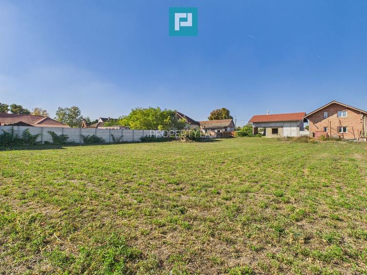 Casă la roșu cu 4 camere de vânzare - 7