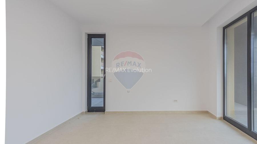 Clinica medicala-9 cabinete- URBAN PLAZA - bloc 15 parter! - 28