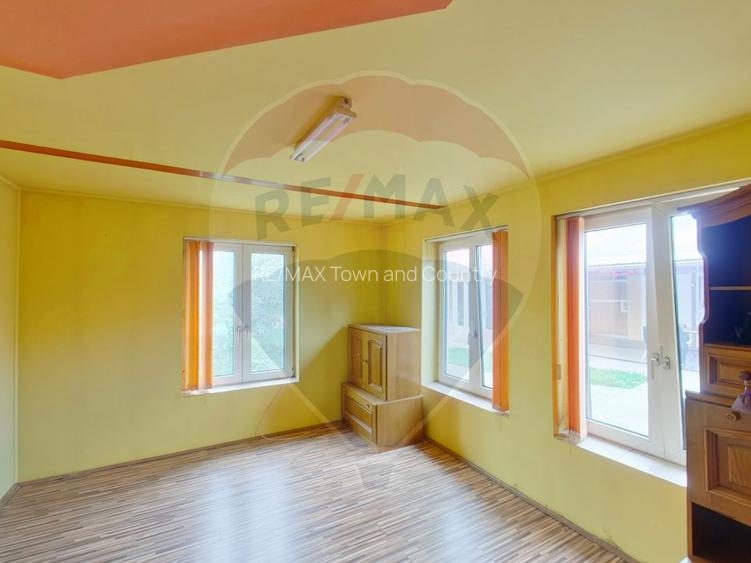 Casă / Vilă cu 16 camere de vânzare în zona Bobâlna - 28