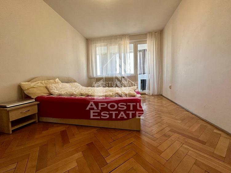 Apartament cu 3 camere, bloc cu lift, zona Sagului - 2