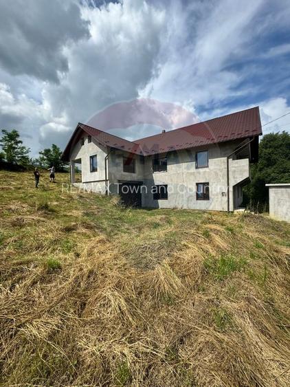 Casă / Vilă cu 7 camere de vânzare - 4