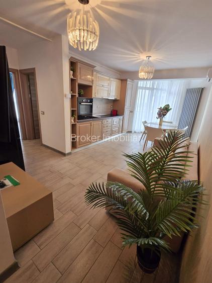 Locuinta perfecta: 3 camere mobilate, cu vedere frontala superba - 12