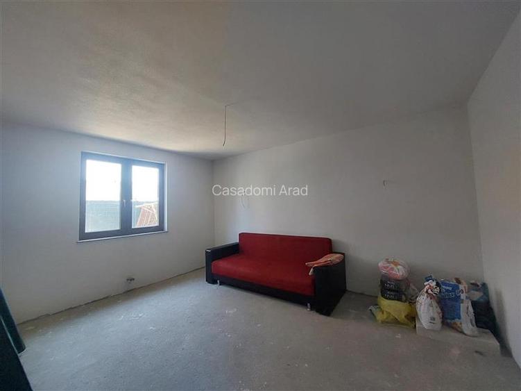 PRET REDUS!!! Casa parter cu pod mansardabil in Livada - 8