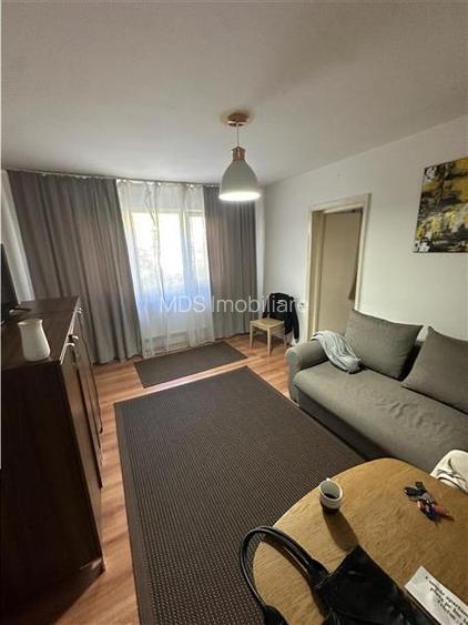 Apartament 2 camere la etajul 1 - 2