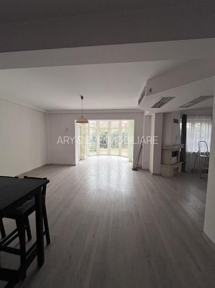 Vilă spațioasă, confort, intimitate și funcționalitate la standarde înalte - 2