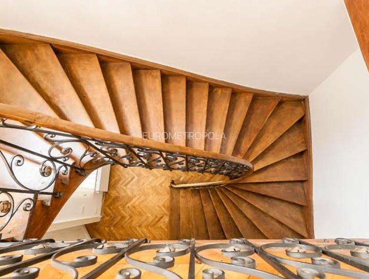 Piata Lahovari vila deosebita - 3