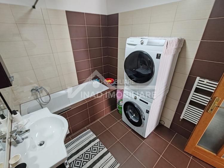 Apartament cu 2 camere+nisa de dormit, balcon, parcare, Str.Florilor - 17