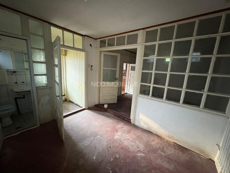 Casa de vânzare - Constanta - 6 CAMERE-147 mp. totali ( fără curtea interioară) - 36