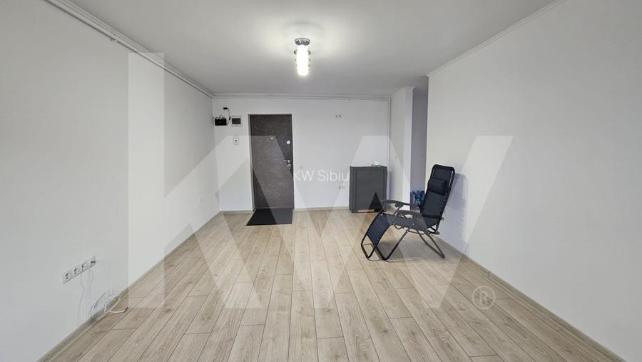 Apartament semidecomandat 2 camere Cisnadie Central - 2