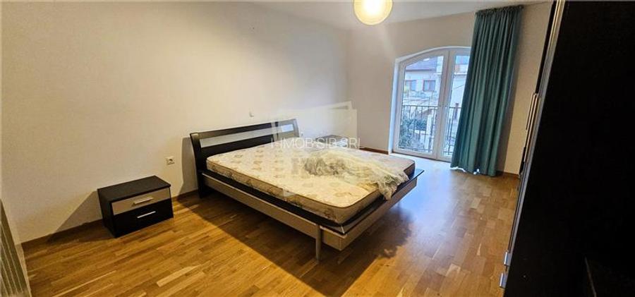 Vila spatioasa 360mp | 8 camere | 5 bai | garaj | curte | filigorie | Sibiu - 9