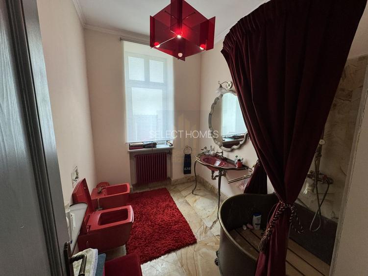 Vila istorica de vanzare in zona *Unirii* | 21 camere | curte, garaj - 35