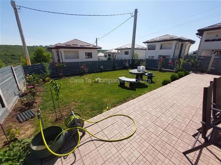 Vila deosebita pe Soseaua Rediu vis-a-vis de lac - 21