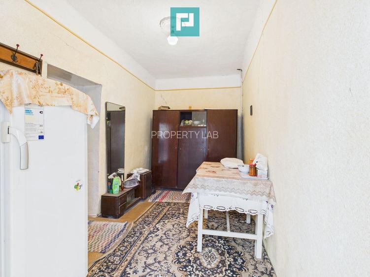 Proprietate cu 3 case din văiugă și teren în Nadab - 11